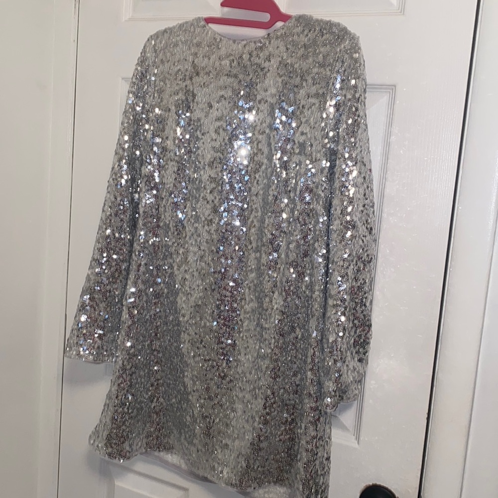 Sequenced long-sleeve mini dress